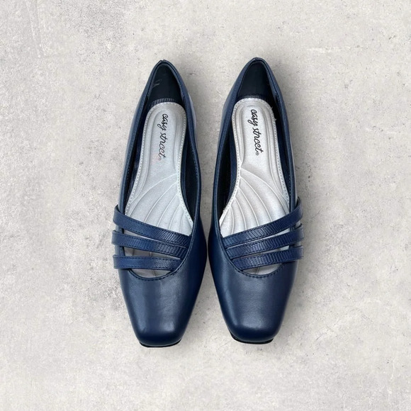 Women’s EASY STREET Entice Squared toe Pumps NAVY size 6.5 NARROW NEW IN BOX - Picture 3 of 15